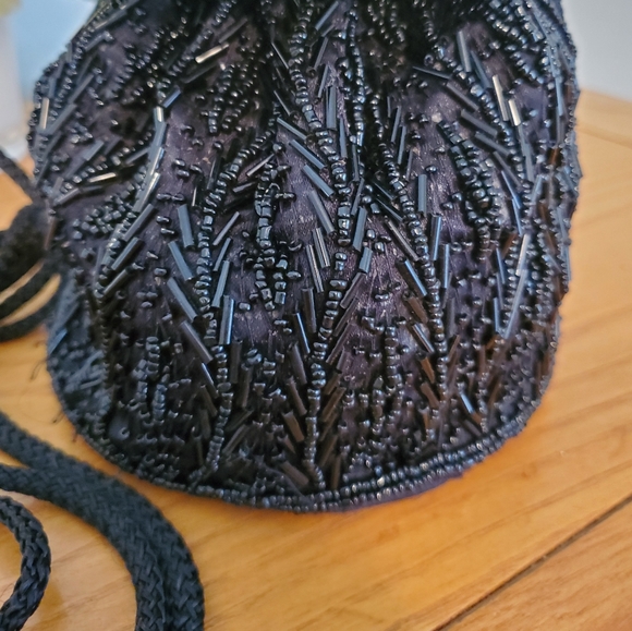 Vintage Beadwork Unbranded Small Purse, bag. Pretty design all in black beads. - Picture 2 of 6